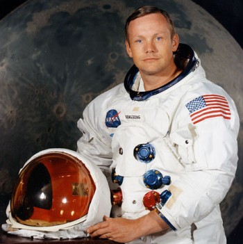 507px-Neil_Armstrong_pose.jpg