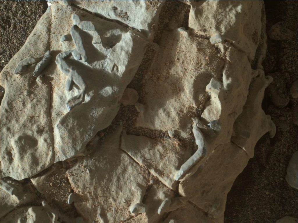 Rørformet steinstruktur på Mars, tatt av Curiosity